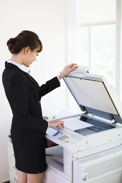 Cómo una fotocopiadora multifuncional puede mejorar la gestión documental en tu oficina fotocopiadora